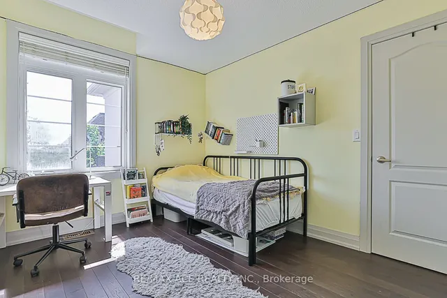 Additional image 29 of 3206 Sorrento Cres