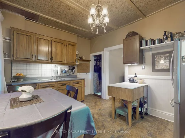 Additional image 19 of 2394 St Clair Ave