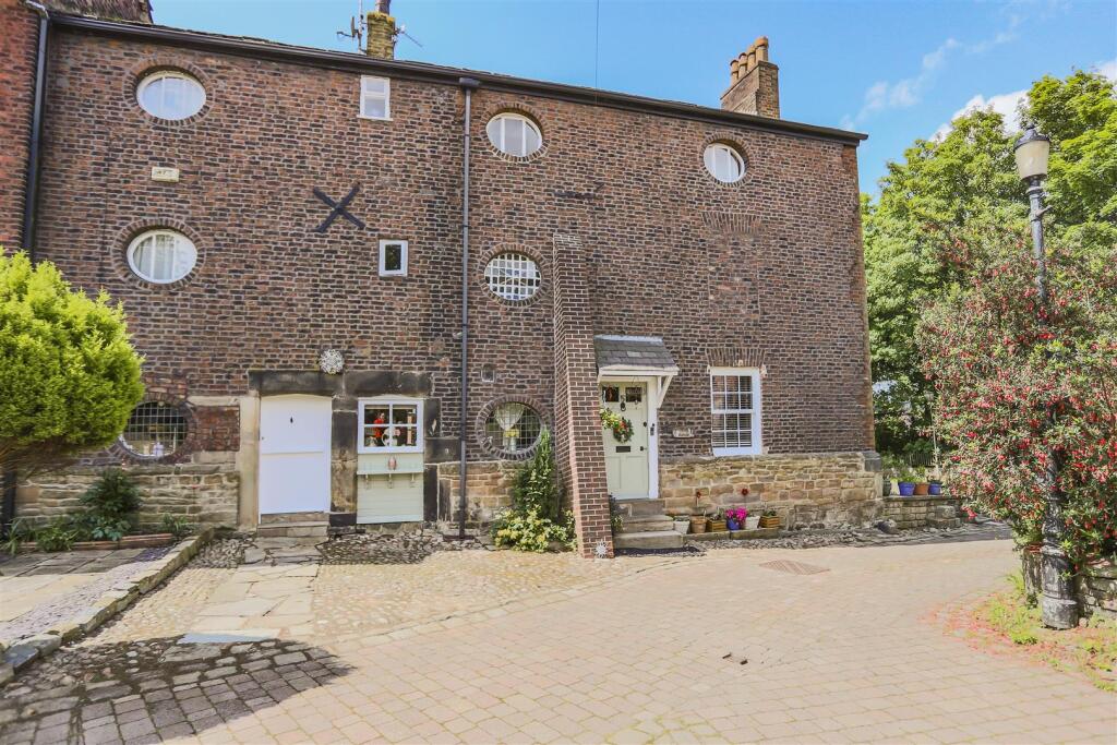 Additional image 16 of The Starkies, Bury