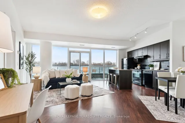 35 Brian Peck Cres Unit 321