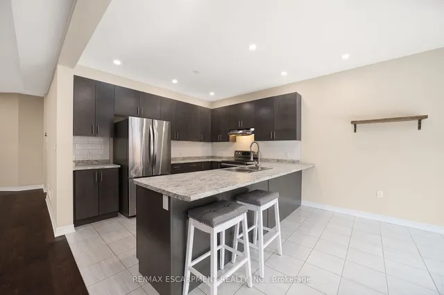 Additional image 17 of 8 Bethune Ave