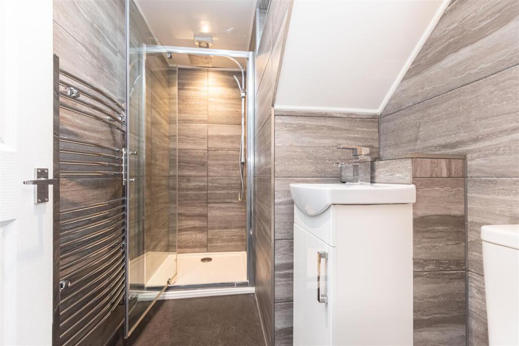 Additional image 18 of Bespoke Extended Chalet Bungalow on Cheddington Road