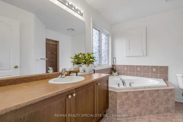 Additional image 21 of 192 Giddings Cres