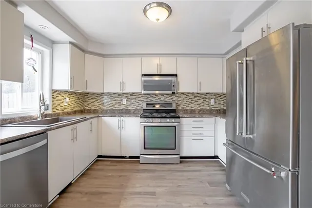 Additional image 10 of 93 Bradley Ave