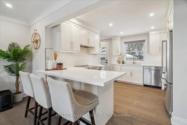 Additional image 8 of 4 Fernwood Cres