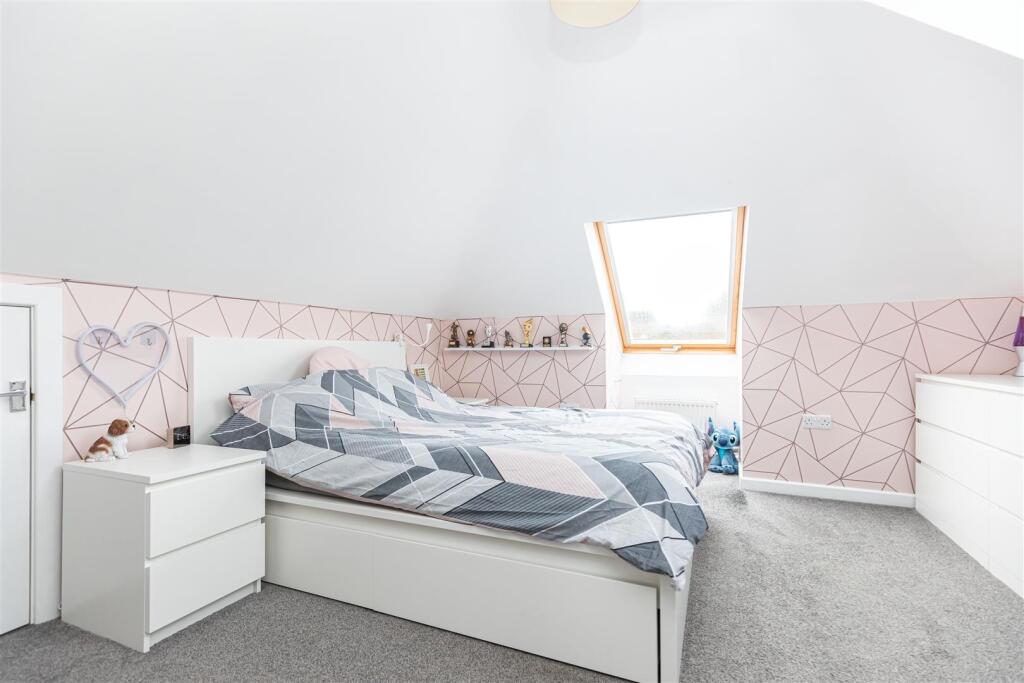 Additional image 19 of Bespoke Extended Chalet Bungalow on Cheddington Road