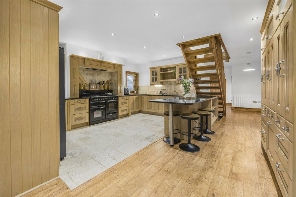 Additional image 2 of Oakmead Road, Meirios Valley