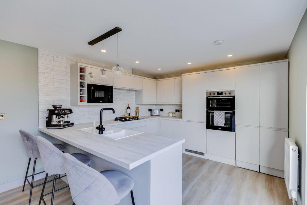 Additional image 6 of 11 Afal Sur, Barry, CF63 1FX