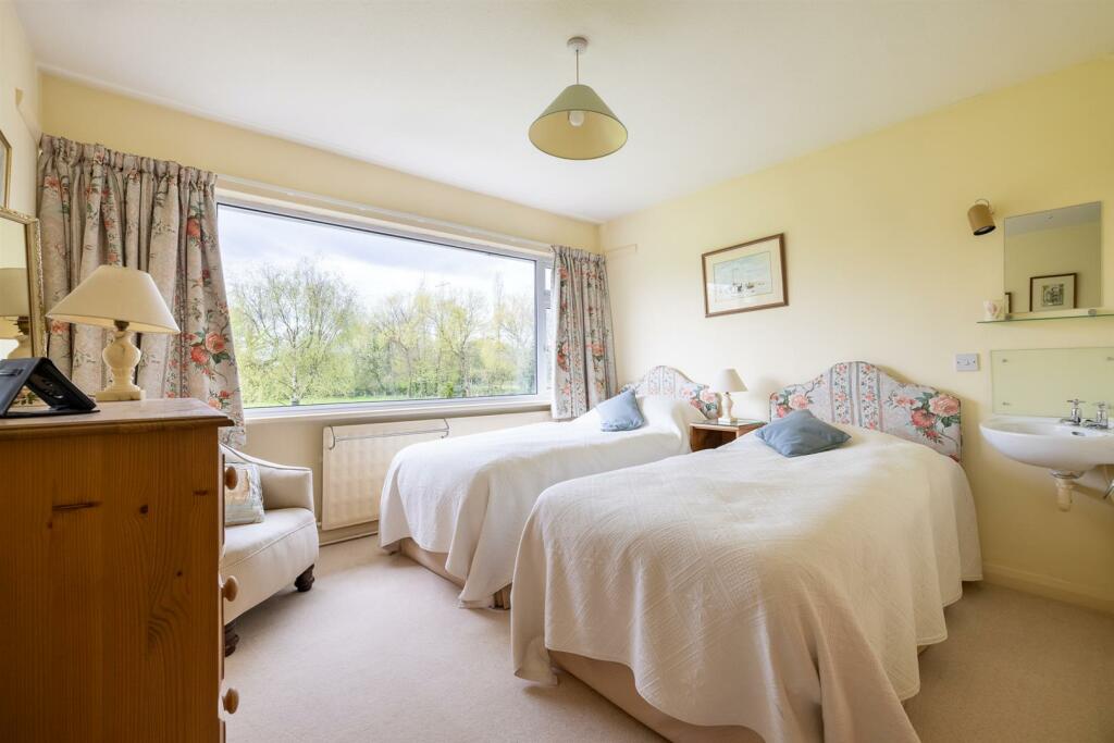 Additional image 23 of Hadlow Road, Willaston, Neston