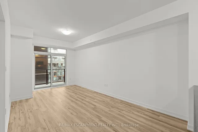 Additional image 19 of 460 Dundas St Unit 422