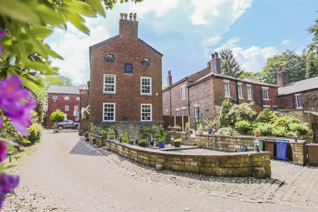 Additional image 32 of The Starkies, Bury