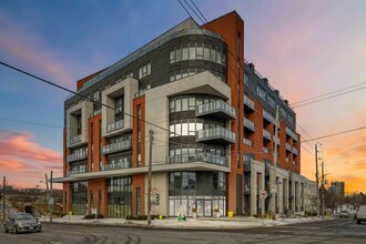 Additional image 4 of 2433 Dufferin St