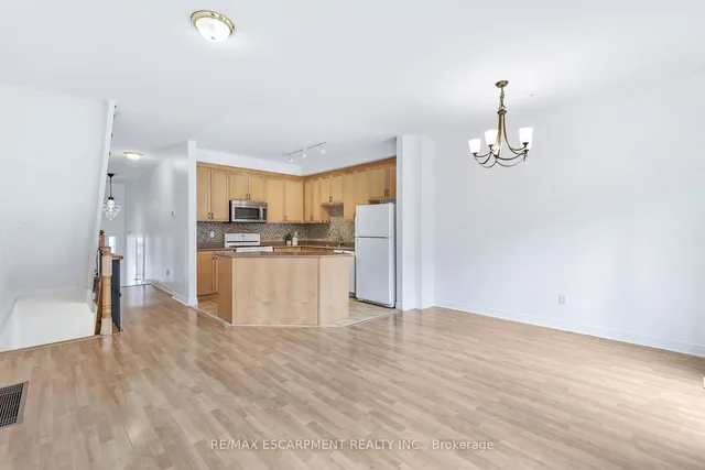 Additional image 11 of 100 Beddoe Dr Unit 110