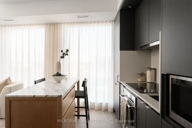 Additional image 9 of 470 Front St W Unit 1405