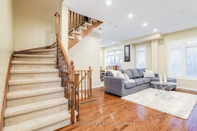 Additional image 11 of 74 Stagecoach Circ