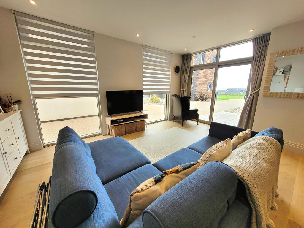 Additional image 4 of APARTMENT 3, THE REST, REST BAY, PORTHCAWL, CF36 3UP