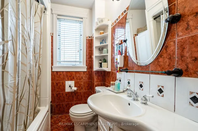 Additional image 24 of 164 Edgemont St