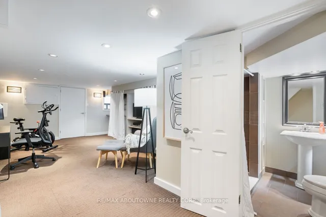 Additional image 34 of 250 Lee Ave