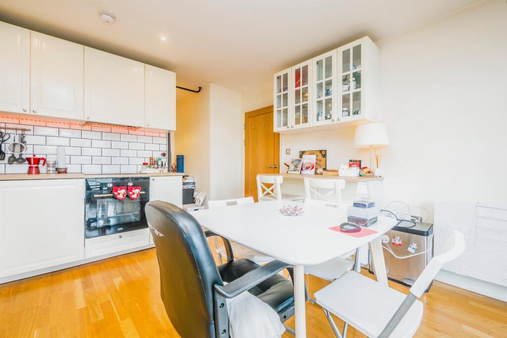 Additional image 4 of Bute Terrace, Cardiff