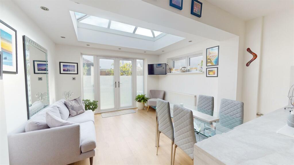 Additional image 2 of Crescent Close, Cowbridge