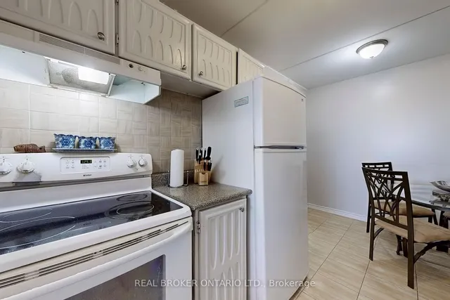 Additional image 17 of 2 GLAMORGAN Ave Unit 1012