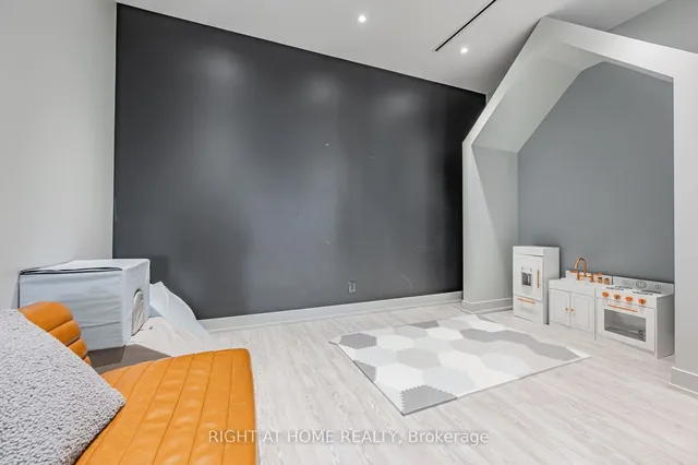 Additional image 34 of 270 Dufferin St Unit 506