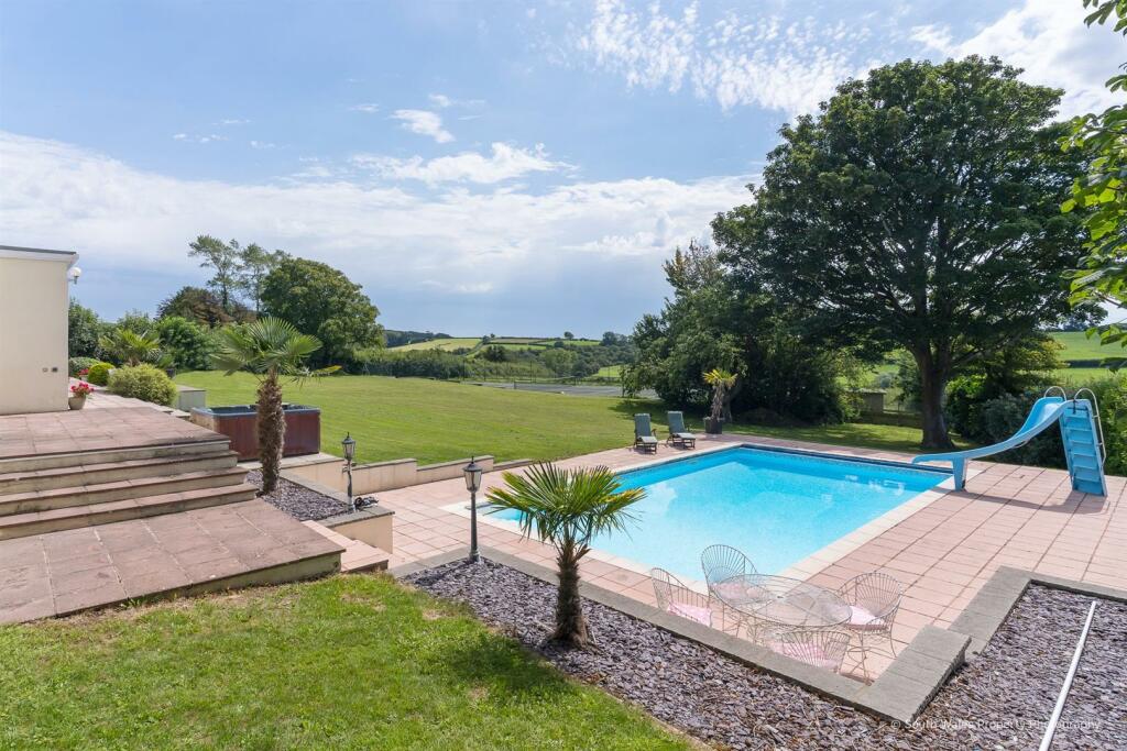 Additional image 11 of Broadway, Llanblethian, Cowbridge, Vale of Glamorgan, CF71 7EY