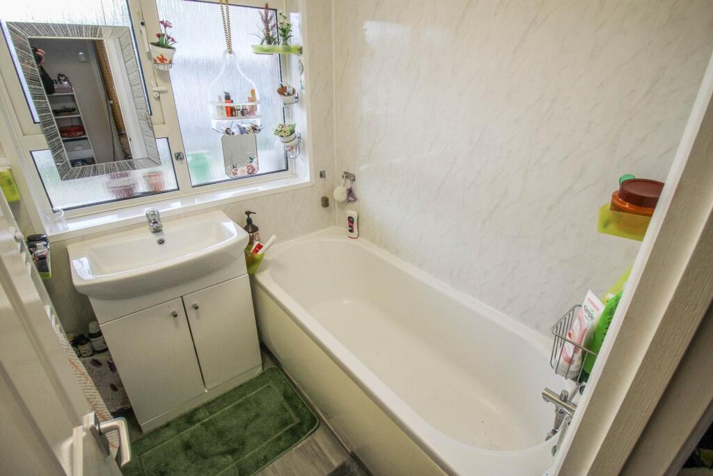 Additional image 9 of Weston super Mare**2 Bedroom Ground Floor Flat with Garden**