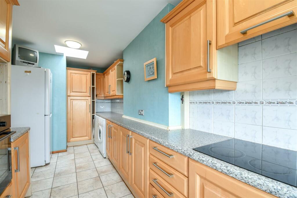 Additional image 20 of St Osyth Court, Barry