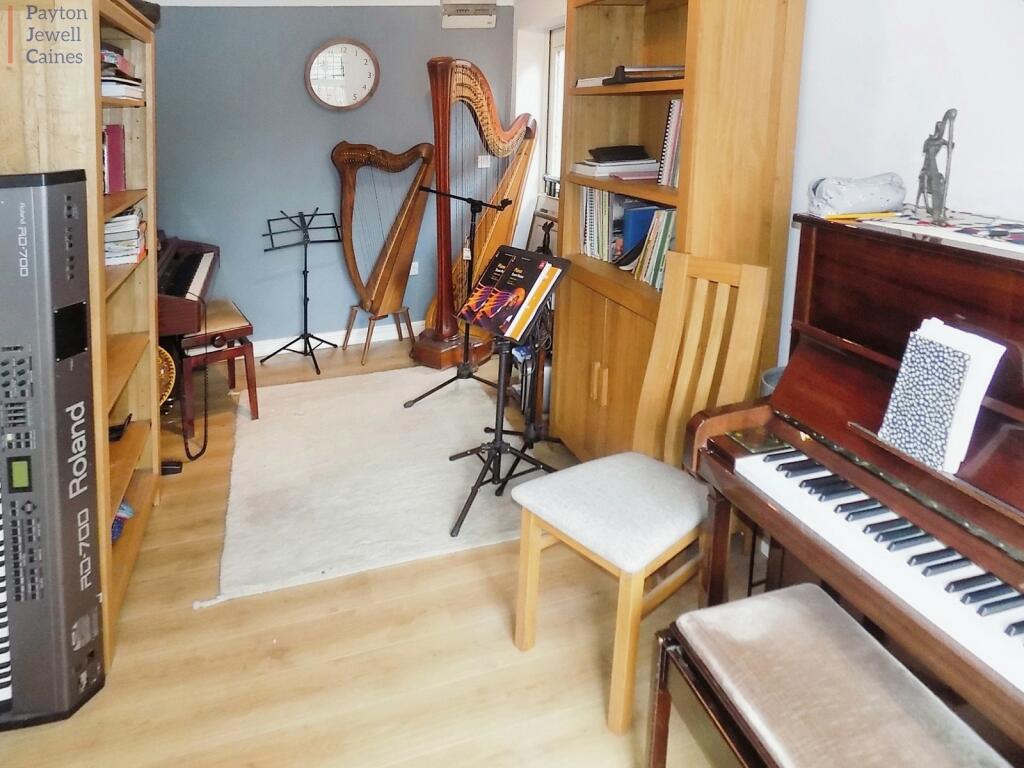 Additional image 6 of Clos Brenin, Brynsadler, Pontyclun, Rhondda Cynon Taff. CF72 9GA