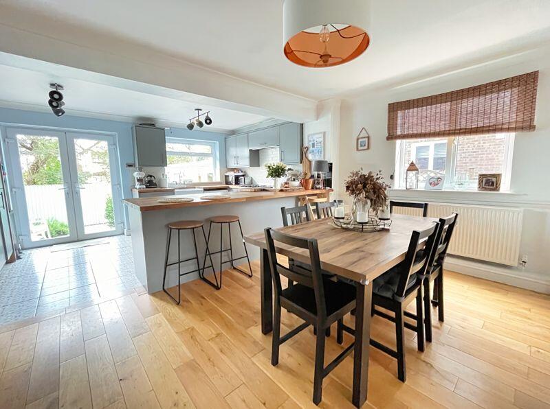 Additional image 3 of 82 Millfield Drive, Cowbridge, The Vale of Glamorgan CF71 7BR