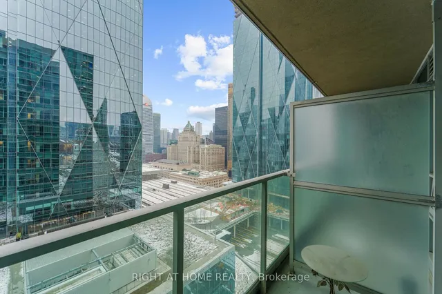 Additional image 20 of 18 Yonge St Unit 2315