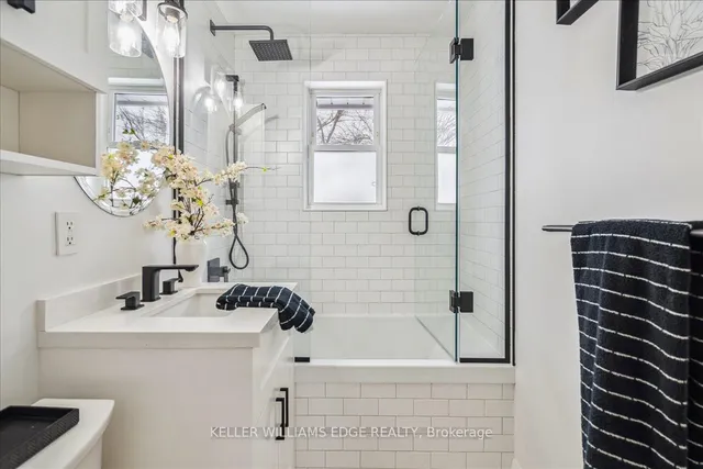 Additional image 18 of 4 Fernwood Cres