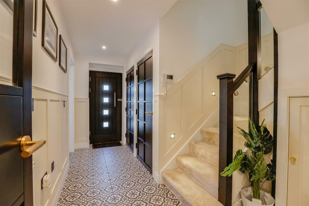 Additional image 15 of The Townhouse, 8 Pen Y Garth Mansions, 2 Stanwell Road, Penarth, CF64 3EA