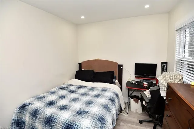 Additional image 19 of 2546 Wilson St