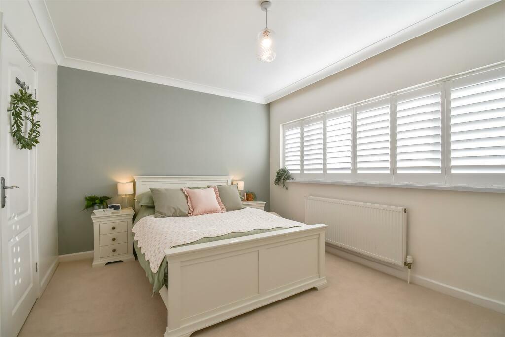 Additional image 11 of Highlight Lane, Barry