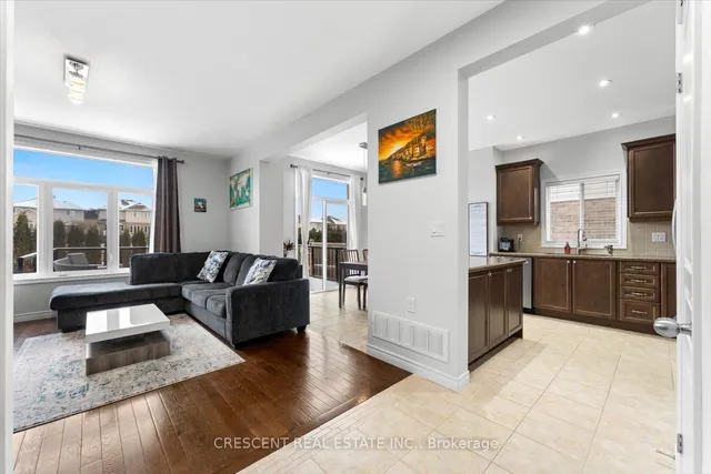 Additional image 4 of 28 Irwin Ave