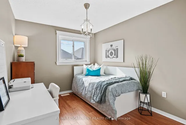 Additional image 13 of 485 Green Rd Unit 39