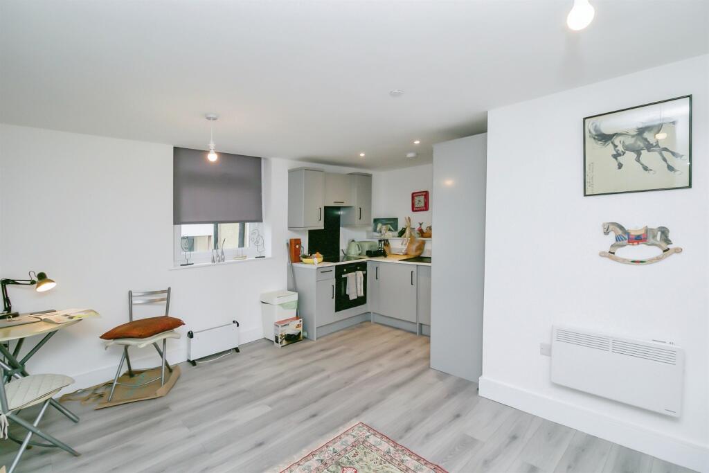 Additional image 13 of Glebe Street, Penarth