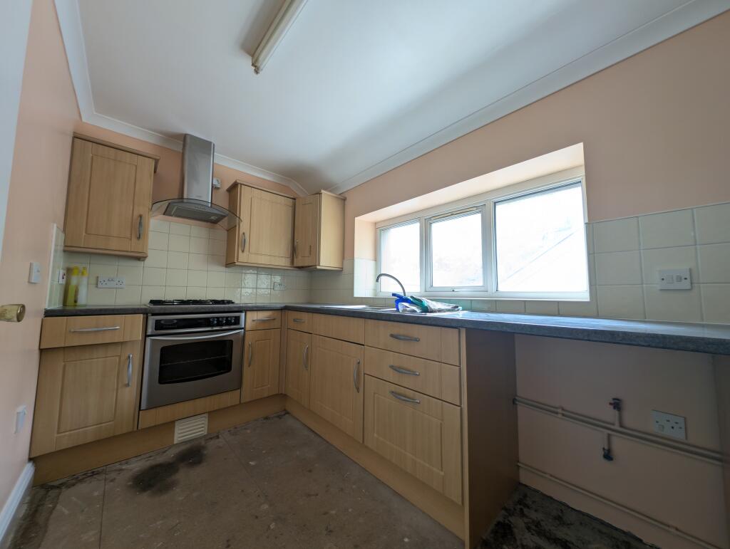 Additional image 4 of Oxford Street, Mountain Ash, CF45 3HB