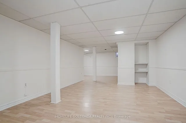 Additional image 24 of 38 Applegate Cres