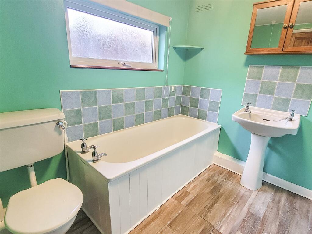 Additional image 6 of Gardners Row, Chester Road, Oakenholt