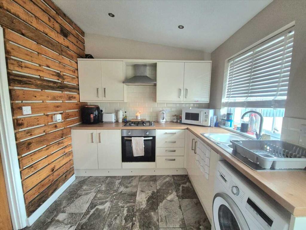 Additional image 2 of George Street, Tonypandy