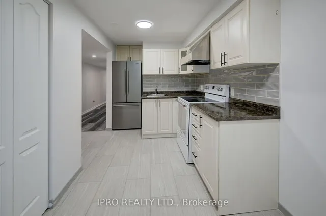 Additional image 30 of 18 Martinglen Cres