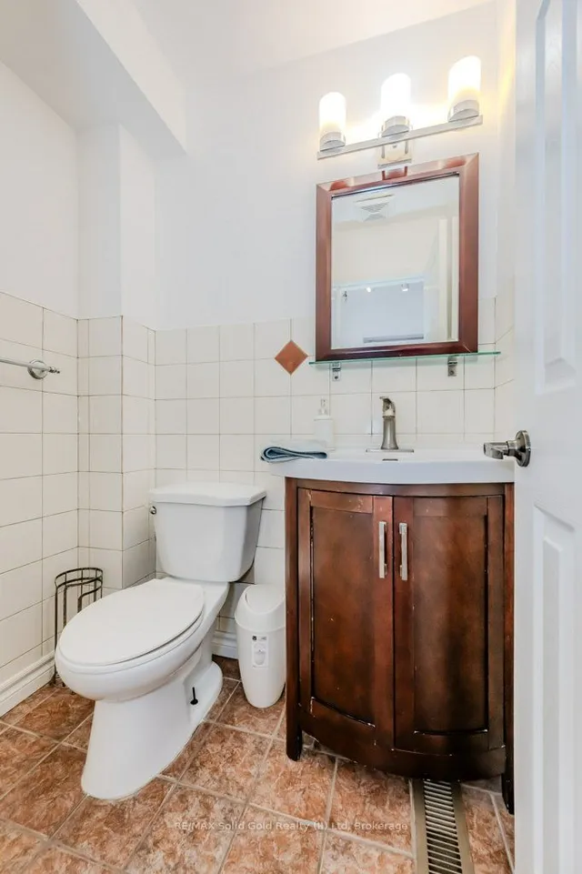 Additional image 27 of 32 Mowat Blvd Unit 58