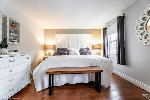 Additional image 33 of 371 Knightsbridge Cres