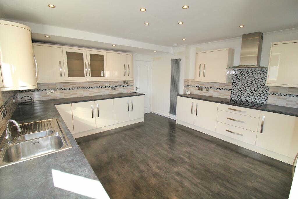 Additional image 6 of 4B THE ESPLANADE, PORTHCAWL, CF36 3YW