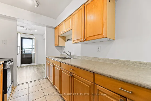 Additional image 6 of 5 Frith Rd Unit 701