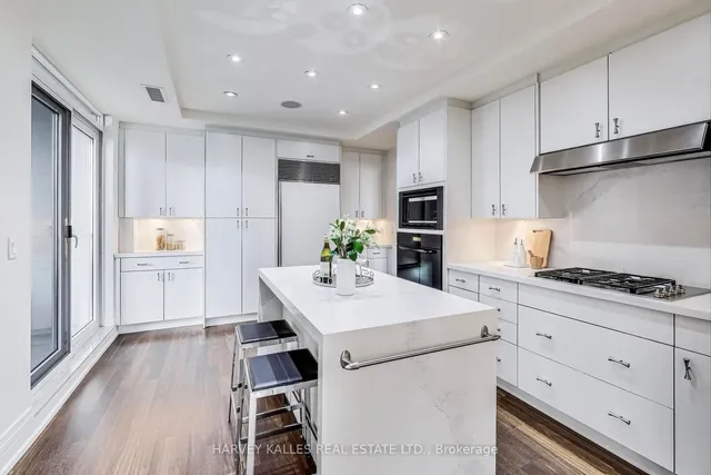 Additional image 16 of 68 Yorkville Ave Unit 1002