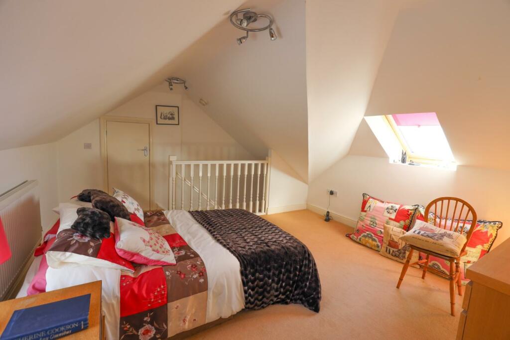 Additional image 15 of White Horses, Craig Yr Eos Road, Ogmore-By-Sea, Vale Of Glamorgan, CF32 0QN